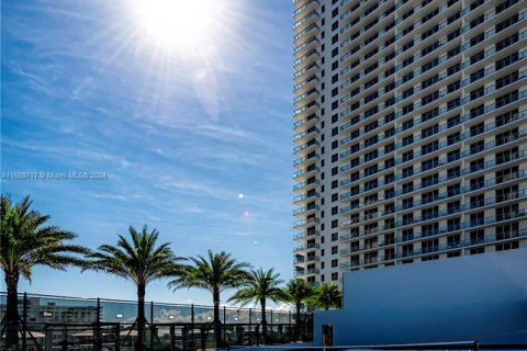 Condo in Hollywood, Florida, 1 bedroom  № 1081310 - photo 28