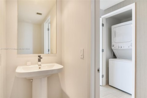 Condo in Hollywood, Florida, 1 bedroom  № 1081310 - photo 12