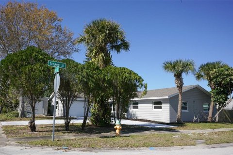Villa ou maison à vendre à Merrit Island, Floride: 3 chambres, 142.7 m2 № 962807 - photo 4