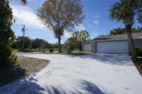 Villa ou maison à vendre à Merrit Island, Floride: 3 chambres, 142.7 m2 № 962807 - photo 3