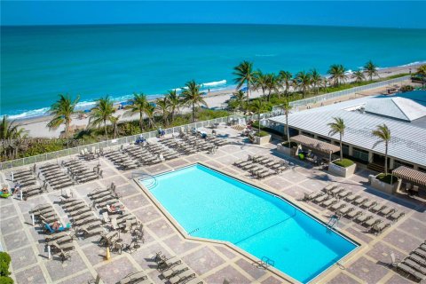 Copropriété à louer à Hallandale Beach, Floride: 2 chambres, 118.45 m2 № 1367602 - photo 25