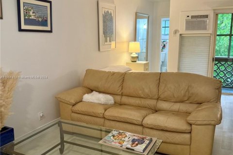 Condominio en venta en Coral Gables, Florida, 36.42 m2 № 1367603 - foto 18