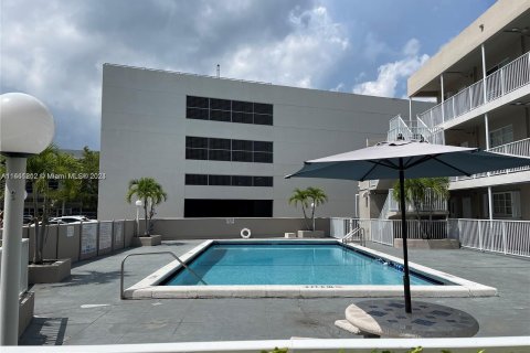 Condominio en venta en Coral Gables, Florida, 36.42 m2 № 1367603 - foto 22