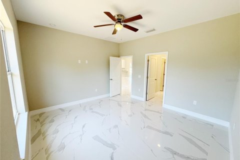 Casa en venta en Lehigh Acres, Florida, 4 dormitorios, 172.89 m2 № 1169477 - foto 22