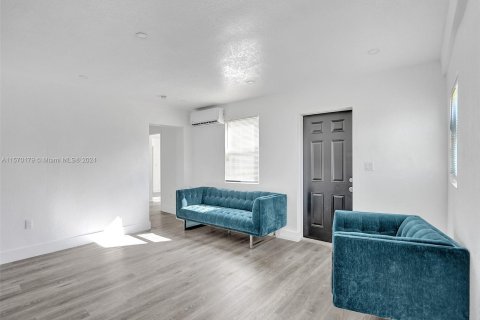 Casa en venta en Miramar, Florida, 4 dormitorios, 131.46 m2 № 1120430 - foto 4