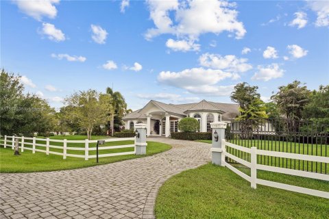 Casa en venta en Southwest Ranches, Florida, 4 dormitorios, 554.16 m2 № 1120386 - foto 3