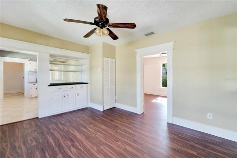 House in Tampa, Florida 3 bedrooms, 107.02 sq.m. № 1430647 - photo 22