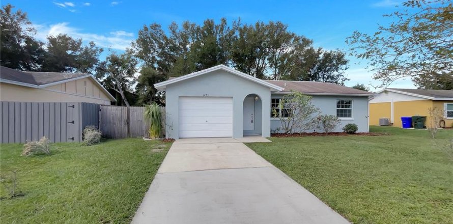 House in Lakeland, Florida 2 bedrooms, 92.72 sq.m. № 1430838