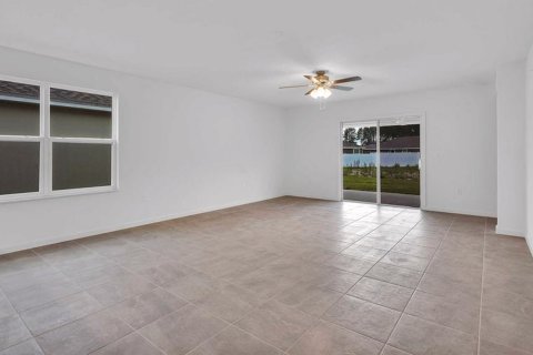 Townhouse in CELEBRATION POINTE in Fort Pierce, Florida 3 bedrooms, 158 sq.m. № 64140 - photo 3