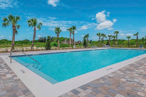 Townhouse in CELEBRATION POINTE in Fort Pierce, Florida 5 bedrooms, 184 sq.m. № 64142 - photo 6