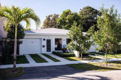 Villa ou maison à louer à Miami, Floride: 4 chambres, 104.05 m2 № 1367555 - photo 1