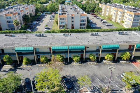 Commercial property in Lauderhill, Florida № 878217 - photo 9