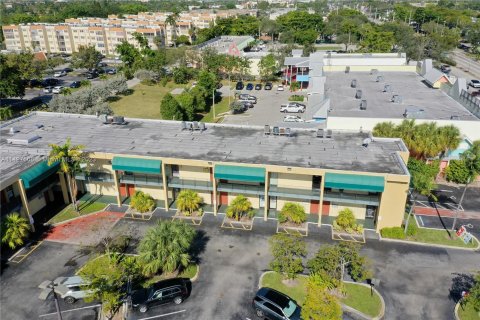 Commercial property in Lauderhill, Florida № 878217 - photo 2