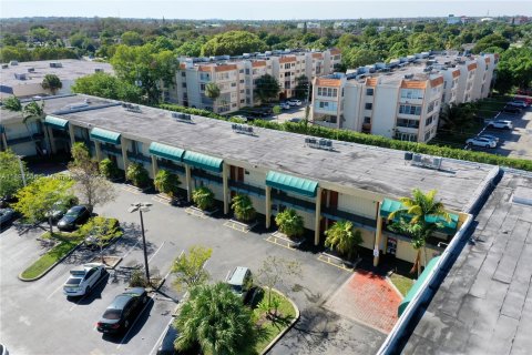 Commercial property in Lauderhill, Florida № 878217 - photo 4