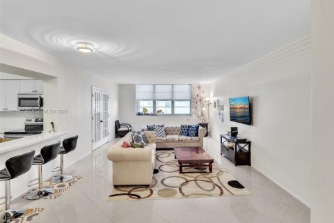 Copropriété à vendre à Miami Beach, Floride: 2 chambres, 122.91 m2 № 1281394 - photo 15