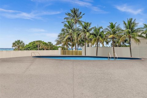 Condominio en venta en Miami Beach, Florida, 2 dormitorios, 122.91 m2 № 1281394 - foto 26