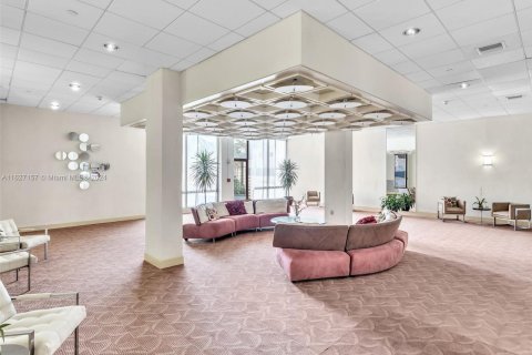 Copropriété à vendre à Miami Beach, Floride: 2 chambres, 122.91 m2 № 1281394 - photo 27