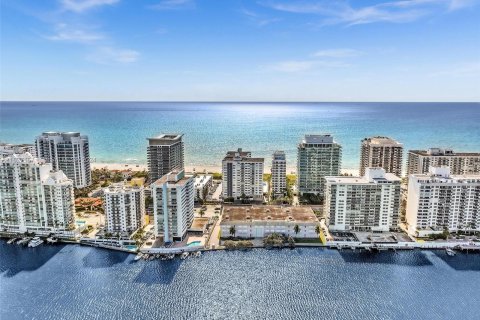 Condominio en venta en Miami Beach, Florida, 2 dormitorios, 122.91 m2 № 1281394 - foto 2