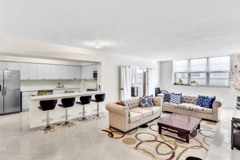 Copropriété à vendre à Miami Beach, Floride: 2 chambres, 122.91 m2 № 1281394 - photo 6