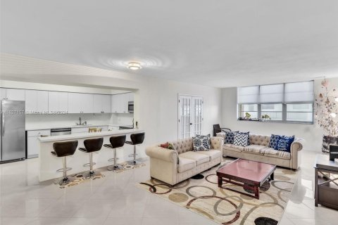 Copropriété à vendre à Miami Beach, Floride: 2 chambres, 122.91 m2 № 1281394 - photo 16