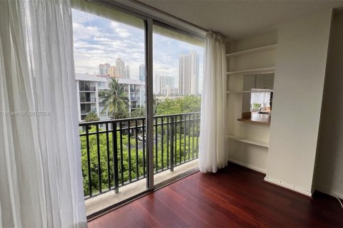 Condo in Sunny Isles Beach, Florida, 1 bedroom  № 1281424 - photo 5