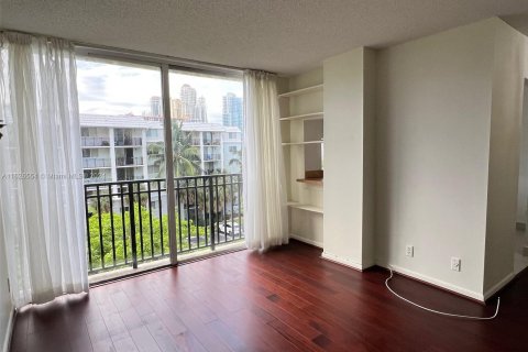 Condo in Sunny Isles Beach, Florida, 1 bedroom  № 1281424 - photo 4