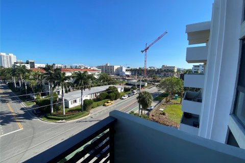 Condo in Bay Harbor Islands, Florida, 1 bedroom  № 989193 - photo 17