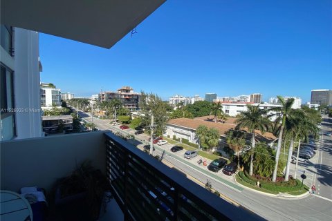 Condo in Bay Harbor Islands, Florida, 1 bedroom  № 989193 - photo 19