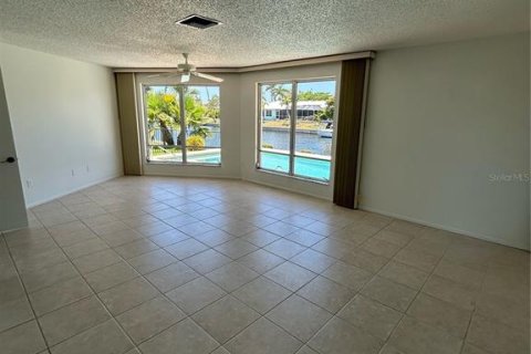 Casa en venta en Punta Gorda, Florida, 3 dormitorios, 216 m2 № 1249813 - foto 12