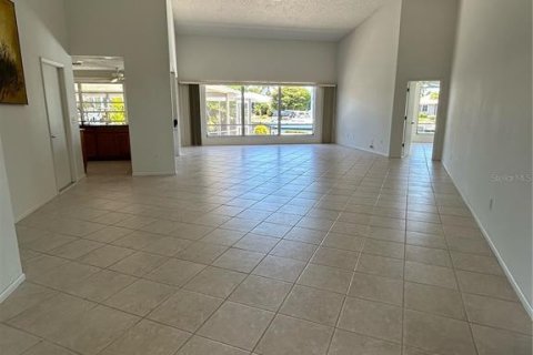 Villa ou maison à vendre à Punta Gorda, Floride: 3 chambres, 216 m2 № 1249813 - photo 3