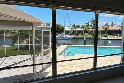 Villa ou maison à vendre à Punta Gorda, Floride: 3 chambres, 216 m2 № 1249813 - photo 7