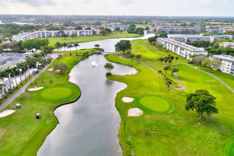 Condo in Coconut Creek, Florida, 2 bedrooms  № 1229301 - photo 12