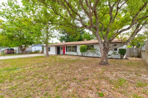 House in Edgewater, Florida 3 bedrooms, 197.42 sq.m. № 1193970 - photo 2