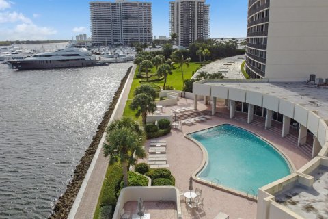 Copropriété à vendre à North Palm Beach, Floride: 2 chambres, 115.57 m2 № 998305 - photo 1