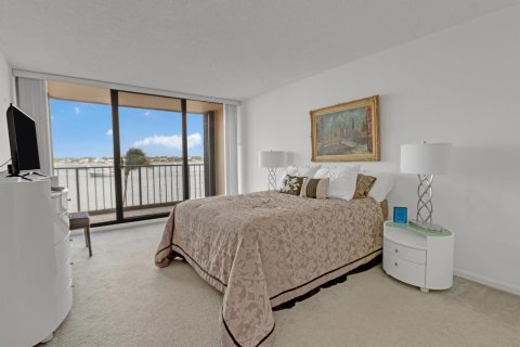 Condo in North Palm Beach, Florida, 2 bedrooms  № 998305 - photo 9