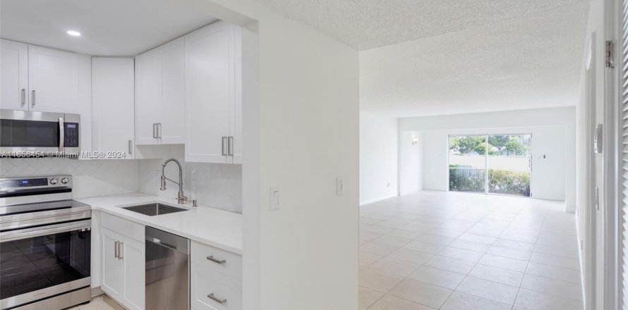 Condo in Miami, Florida, 1 bedroom  № 1362386