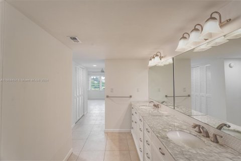 Copropriété à vendre à Miami, Floride: 1 chambre, 100.43 m2 № 1362386 - photo 16