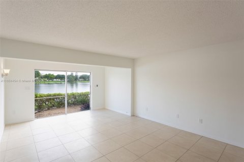 Condominio en venta en Miami, Florida, 1 dormitorio, 100.43 m2 № 1362386 - foto 10