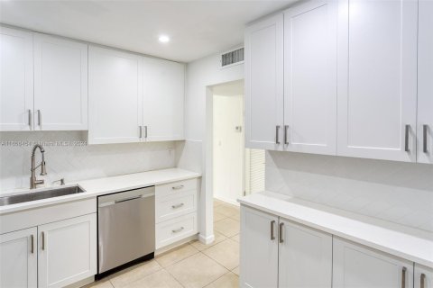 Condominio en venta en Miami, Florida, 1 dormitorio, 100.43 m2 № 1362386 - foto 3