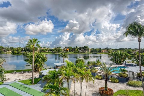 Condo in Miami, Florida, 1 bedroom  № 1362386 - photo 26