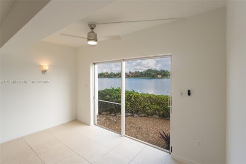 Copropriété à vendre à Miami, Floride: 1 chambre, 100.43 m2 № 1362386 - photo 11