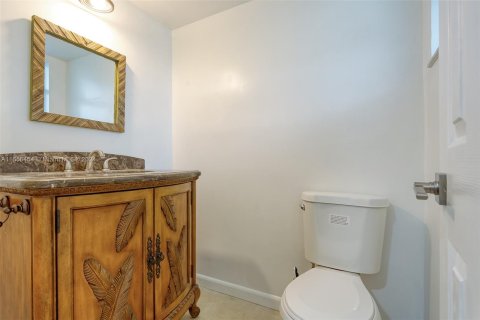 Condo in Miami, Florida, 1 bedroom  № 1362386 - photo 23