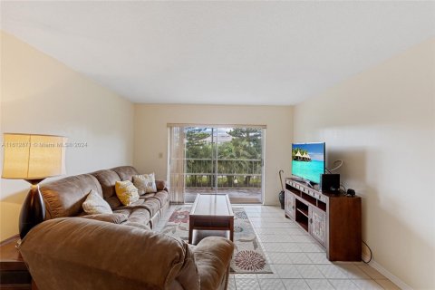 Copropriété à vendre à Hollywood, Floride: 2 chambres, 83.52 m2 № 1236109 - photo 13
