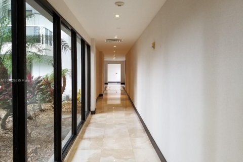 Condominio en venta en Aventura, Florida, 2 dormitorios, 112.78 m2 № 1242140 - foto 3