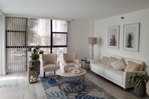 Condominio en venta en Aventura, Florida, 2 dormitorios, 112.78 m2 № 1242140 - foto 10