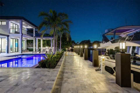 Villa ou maison à vendre à Fort Lauderdale, Floride: 5 chambres, 551.75 m2 № 972702 - photo 19