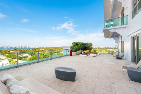 Condo in Miami Beach, Florida, 3 bedrooms  № 972659 - photo 16