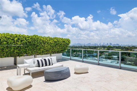 Condo in Miami Beach, Florida, 3 bedrooms  № 972659 - photo 17