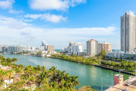 Condo in Miami Beach, Florida, 3 bedrooms  № 972659 - photo 30