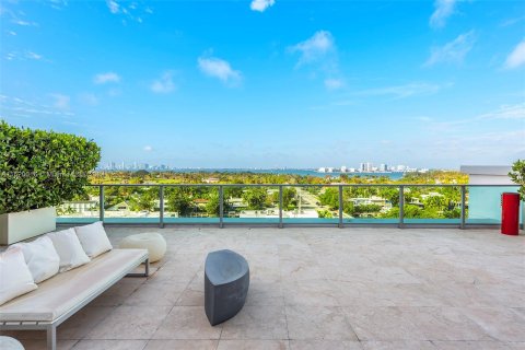 Condo in Miami Beach, Florida, 3 bedrooms  № 972659 - photo 18